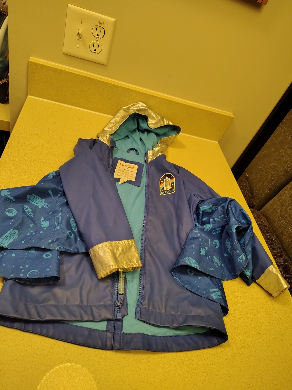 Kids Cat & Jack Blue Space Rocket Raincoat with Hood Toddler Boy Size 5T Jacket